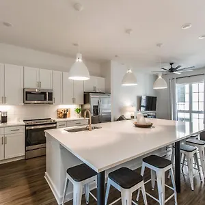 Holiday home Brand New 4 Bedroom 4bath Townhome With Amazing Rooftop!, Nashville