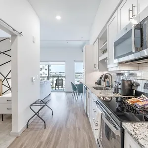 Apartment New In Nashville, Pool Gym Rooftop & Laundry 5 Min From Broadway, Nashville